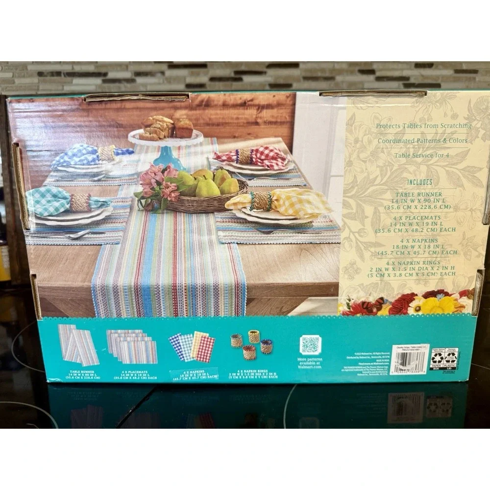 Pioneer Woman Chunky Stripe 13 Piece Table Linens